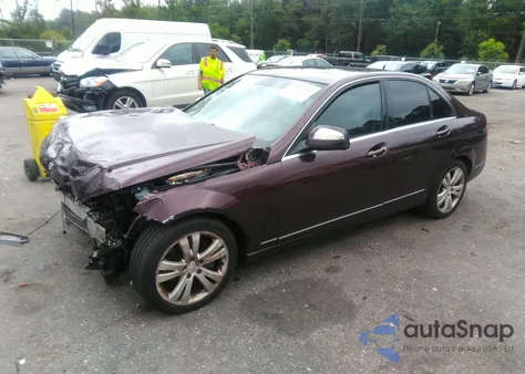 2009 Mercedes-Benz C 300 Sport/Luxury из США, поврежденный, VIN WDDGF54X59R076734